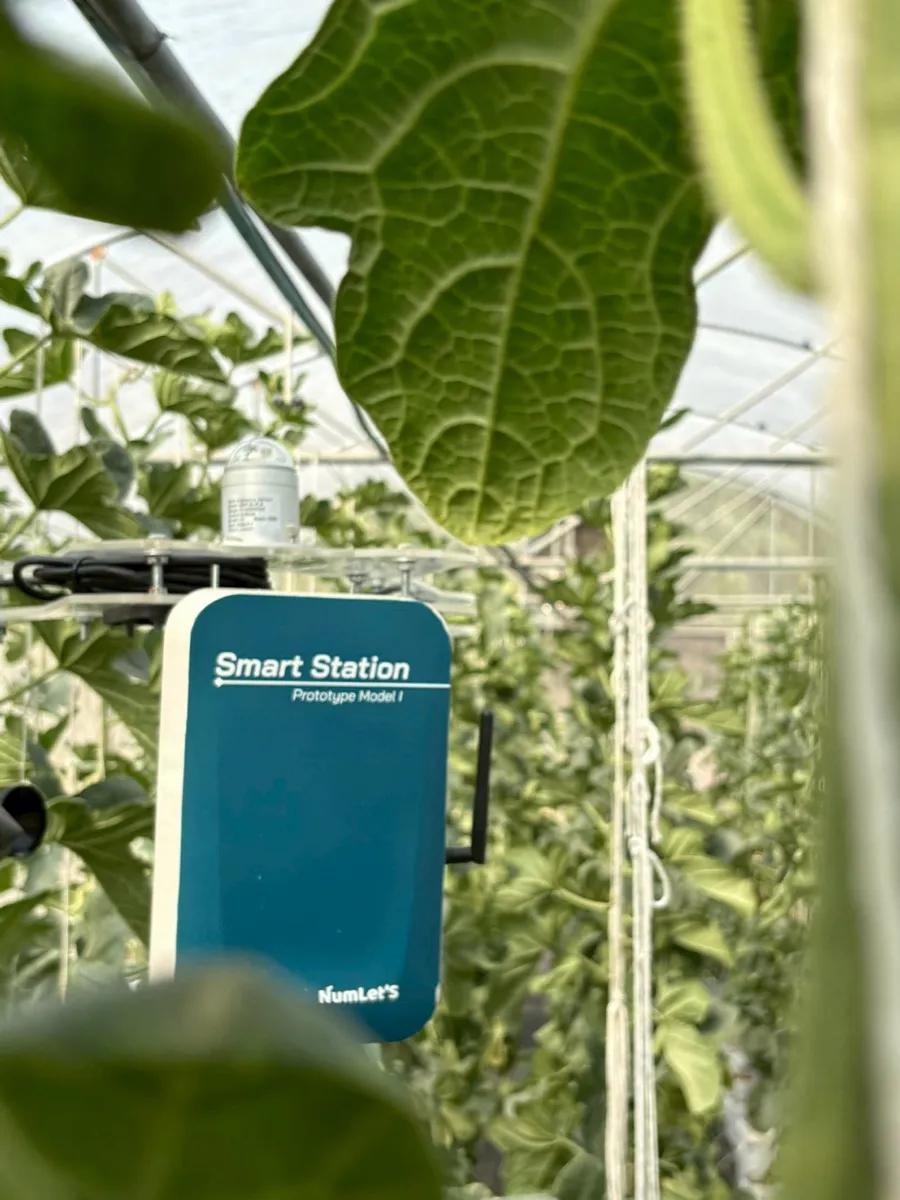 Smart Station Close Up